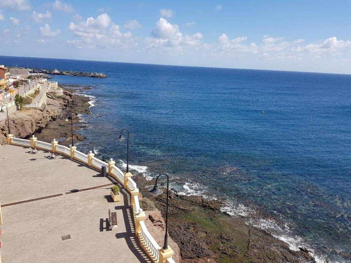 Piso En Primera Linea Con Vistas Directas Al Mar Melenara Exterior photo
