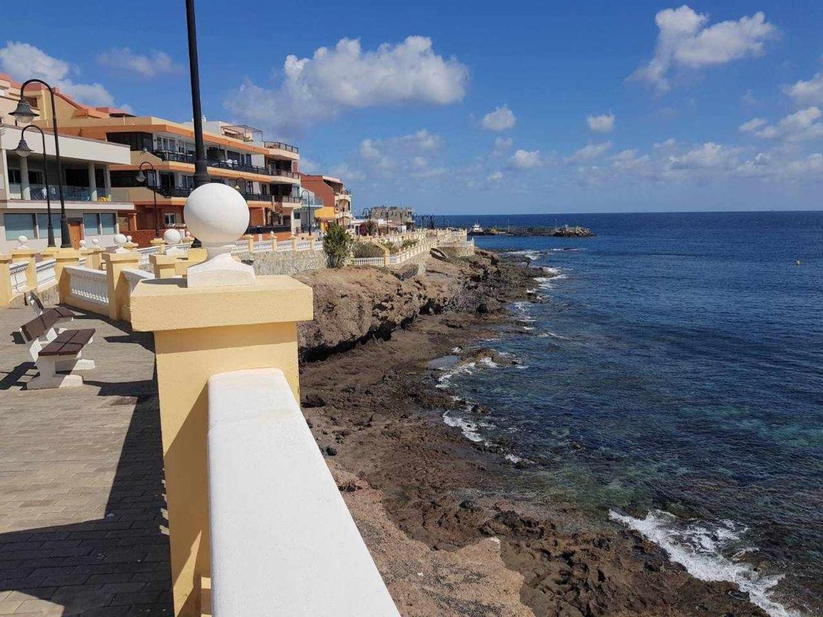Piso En Primera Linea Con Vistas Directas Al Mar Melenara Exterior photo